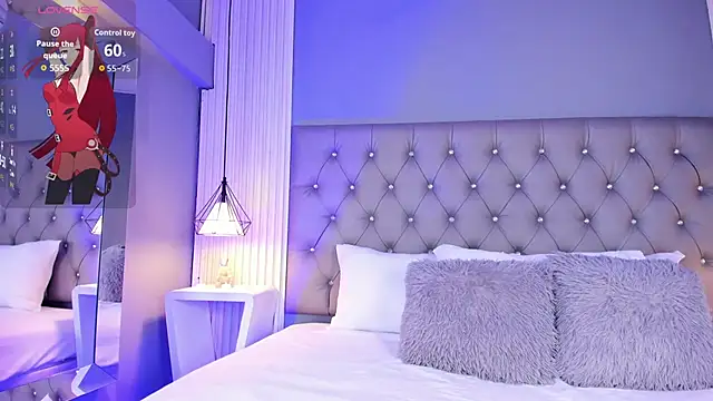 Snapshot of LunaBloomn chatting on November 2025 05:05:02 PM LunaBloomn online show from November 2025 05:05:02 PM