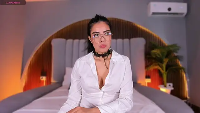 Isabellax21 online show from February 2026 04:10:01 AM