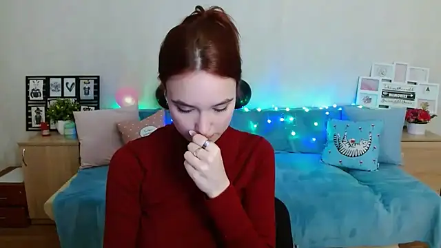aFoxie online show from September 2025 06:34:01 PM