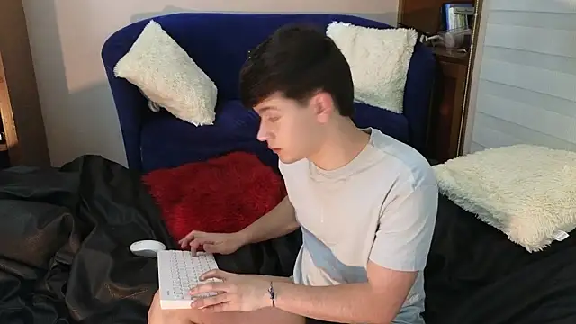 tightncuteass online show from March 2026 02:22:01 AM