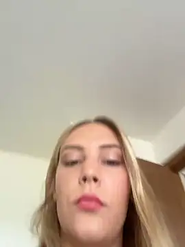 AllesandraLove online show from July 2026 07:32:02 PM