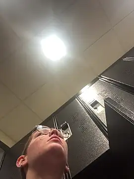 AllesandraLove online show from November 2025 03:17:01 PM