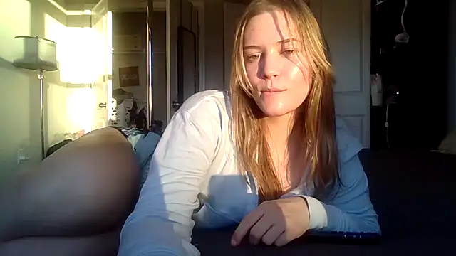 AllesandraLove online show from November 2025 10:02:01 PM