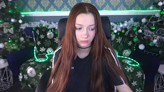 FoxyMayy online show from December 2025 12:11:01 AM