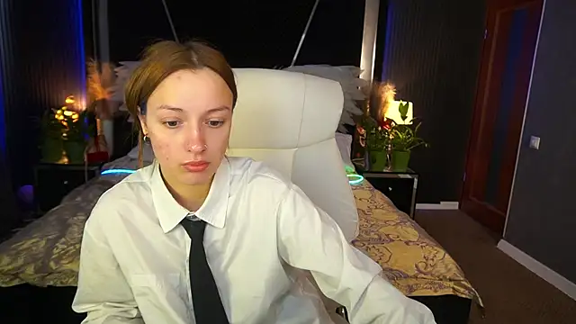 Snapshot of FoxyMayy chatting on May 2026 12:43:02 PM FoxyMayy online show from May 2026 12:43:02 PM