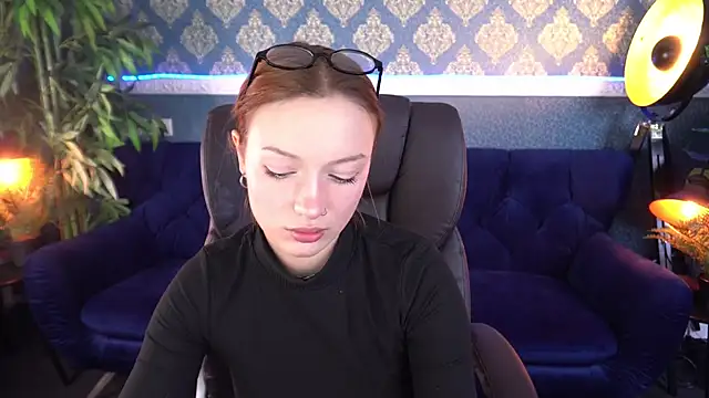 FoxyMayy online show from October 2025 01:12:02 PM