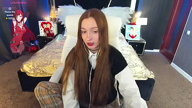 FoxyMayy online show from April 2026 01:12:01 PM