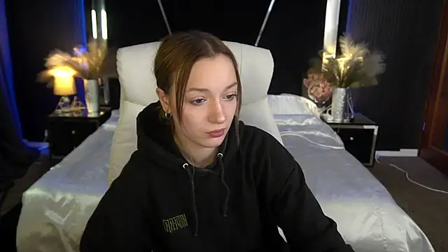 Snapshot of FoxyMayy chatting on November 2025 02:17:01 PM FoxyMayy online show from November 2025 02:17:01 PM