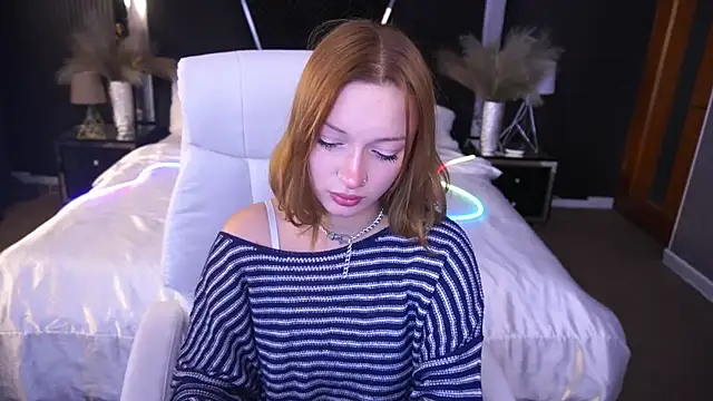 FoxyMayy online show from October 2025 07:26:02 PM
