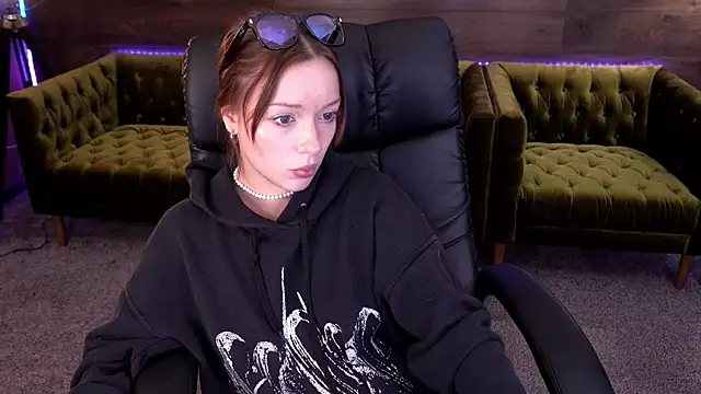 FoxyMayy online show from September 2025 12:43:02 PM