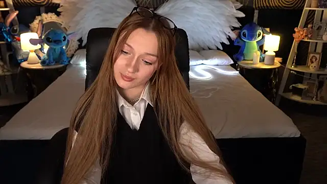 Snapshot of FoxyMayy chatting on November 2025 08:19:01 PM FoxyMayy online show from November 2025 08:19:01 PM