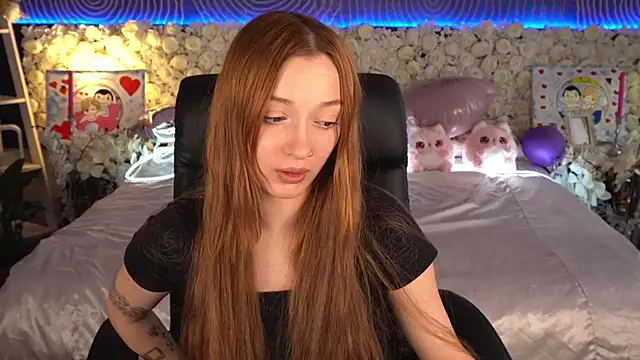 FoxyMayy online show from April 2026 01:18:01 PM