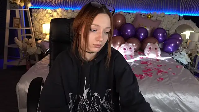 FoxyMayy online show from February 2026 01:43:01 PM