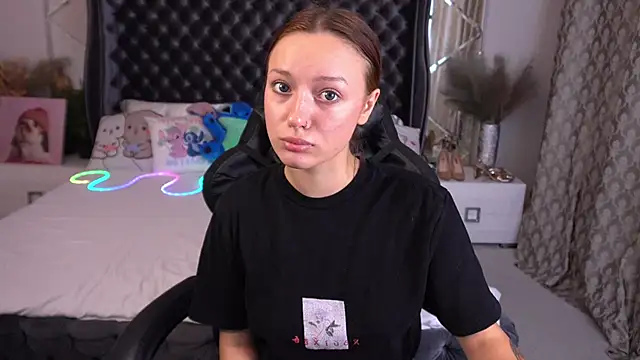 FoxyMayy online show from September 2025 01:07:02 PM