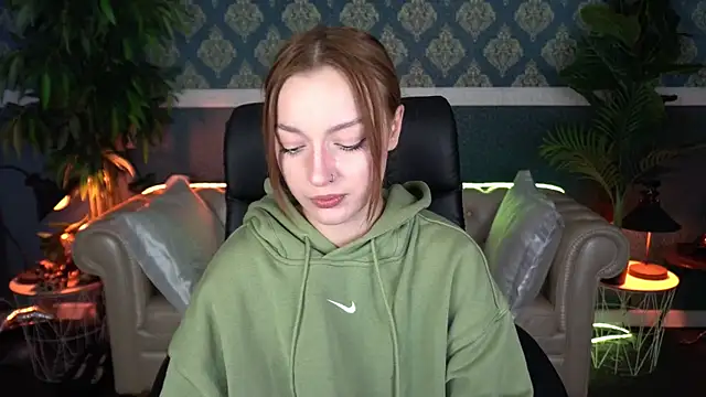 FoxyMayy online show from April 2026 02:20:01 PM