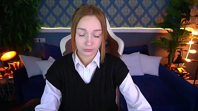 Snapshot of FoxyMayy chatting on July 2026 07:03:01 PM FoxyMayy online show from July 2026 07:03:01 PM