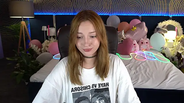 Snapshot of FoxyMayy chatting on July 2026 05:47:01 AM FoxyMayy online show from July 2026 05:47:01 AM