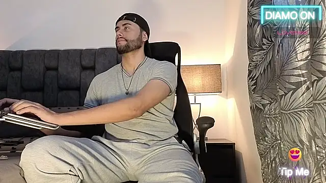 Thomas redcol online show from December 2025 06:53:01 PM