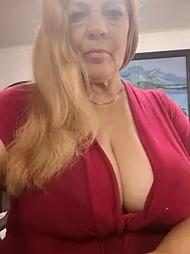 Casandra Cruz online show from October 2025 01:52:01 PM