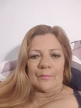 Casandra Cruz online show from October 2025 01:37:02 AM