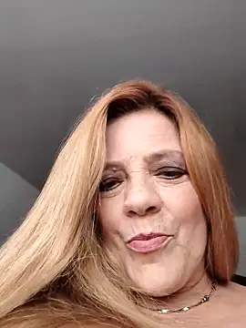 Casandra Cruz online show from September 2025 05:02:01 PM