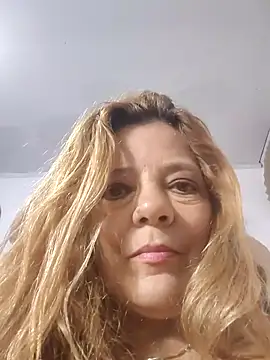 Casandra Cruz online show from September 2025 01:07:02 PM
