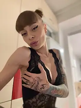 Snapshot of BabyBee_ chatting on October 2025 01:39:01 AM BabyBee online show from October 2025 01:39:01 AM