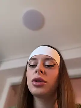 BabyBee  online show from October 2025 02:39:02 PM