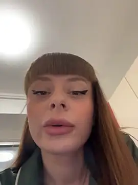 BabyBee  online show from November 2025 02:54:02 PM