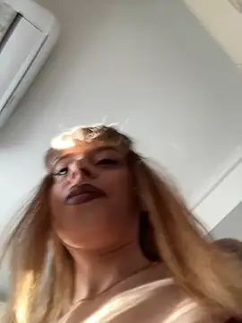 BabyBee  online show from October 2025 01:43:02 PM