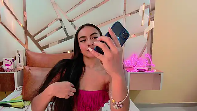 Leslie Bussh  online show from December 2025 12:10:01 PM