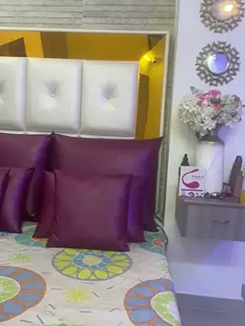 Leslie Bussh  online show from April 2026 04:52:02 PM