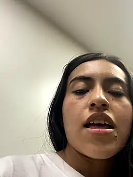 Snapshot of Leslie_Bussh_ chatting on September 2025 10:17:02 PM Leslie Bussh online show from September 2025 10:17:02 PM