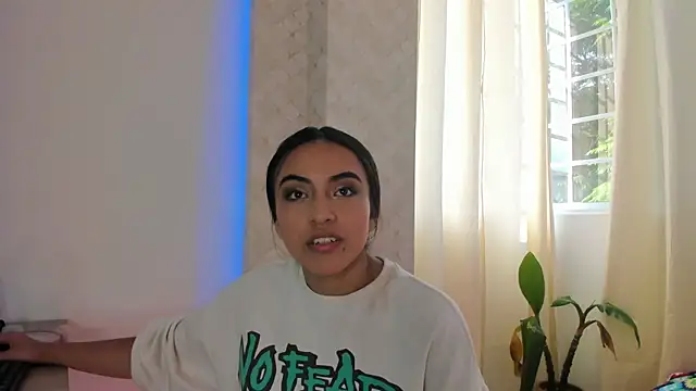 Leslie Bussh  online show from November 2025 07:57:01 PM