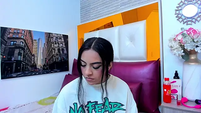 Leslie Bussh  online show from April 2026 12:51:02 PM