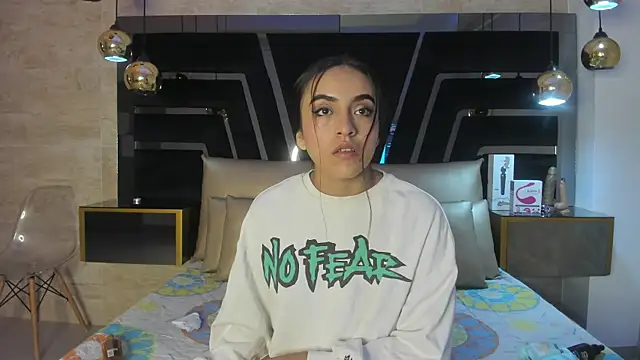 Leslie Bussh  online show from October 2025 08:19:01 PM