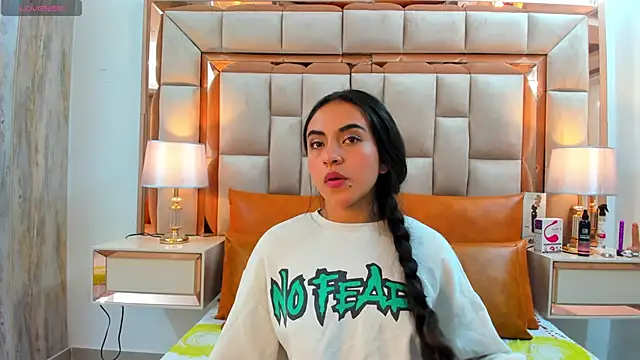 Leslie Bussh  online show from November 2025 11:03:02 AM