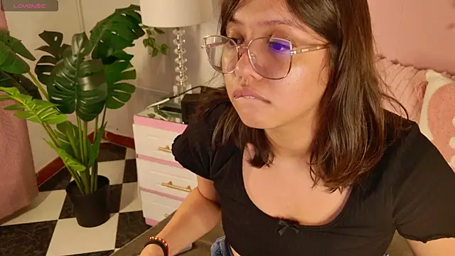 Lauuu2007 online show from March 2026 09:05:01 PM