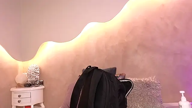 Snapshot of Kloee_12 chatting on November 2025 07:28:02 PM Kloee 12 online show from November 2025 07:28:02 PM