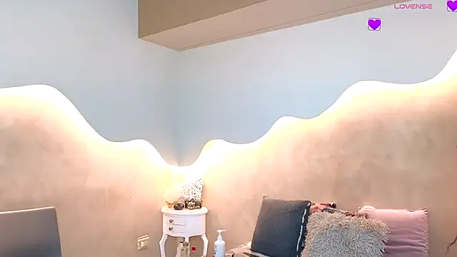 Snapshot of Kloee_12 chatting on October 2025 12:48:02 PM Kloee 12 online show from October 2025 12:48:02 PM