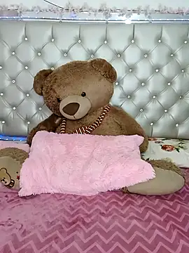 ZARAY 1118 online show from October 2025 06:29:01 PM