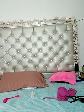 ZARAY 1118 online show from December 2025 09:48:01 PM