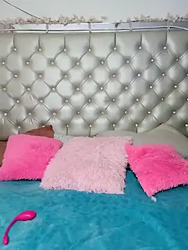 ZARAY 1118 online show from December 2025 03:56:01 AM