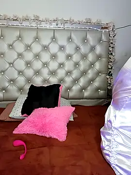 ZARAY 1118 online show from November 2025 07:47:01 PM