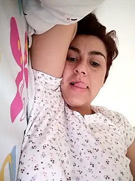 Snapshot of vanessa-titisM chatting on September 2025 02:28:01 PM vanessa-titisM online show from September 2025 02:28:01 PM