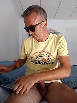 EmilioTaladdro online show from July 2026 03:37:02 PM