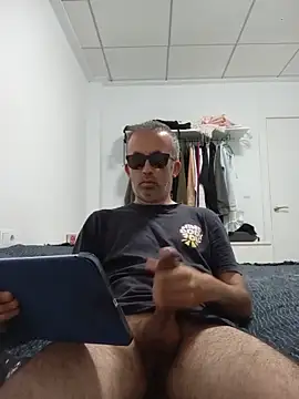EmilioTaladdro online show from June 2026 09:46:02 PM