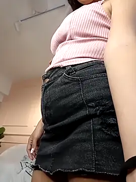 ArielBlossom    online show from February 2026 12:05:02 PM