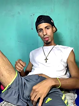 Snapshot of Alexx_1214 chatting on September 2025 04:17:01 AM Alexx 1214 online show from September 2025 04:17:01 AM