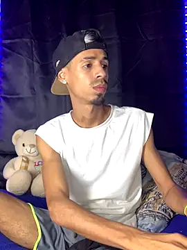 Snapshot of Alexx_1214 chatting on October 2025 02:23:02 AM Alexx 1214 online show from October 2025 02:23:02 AM